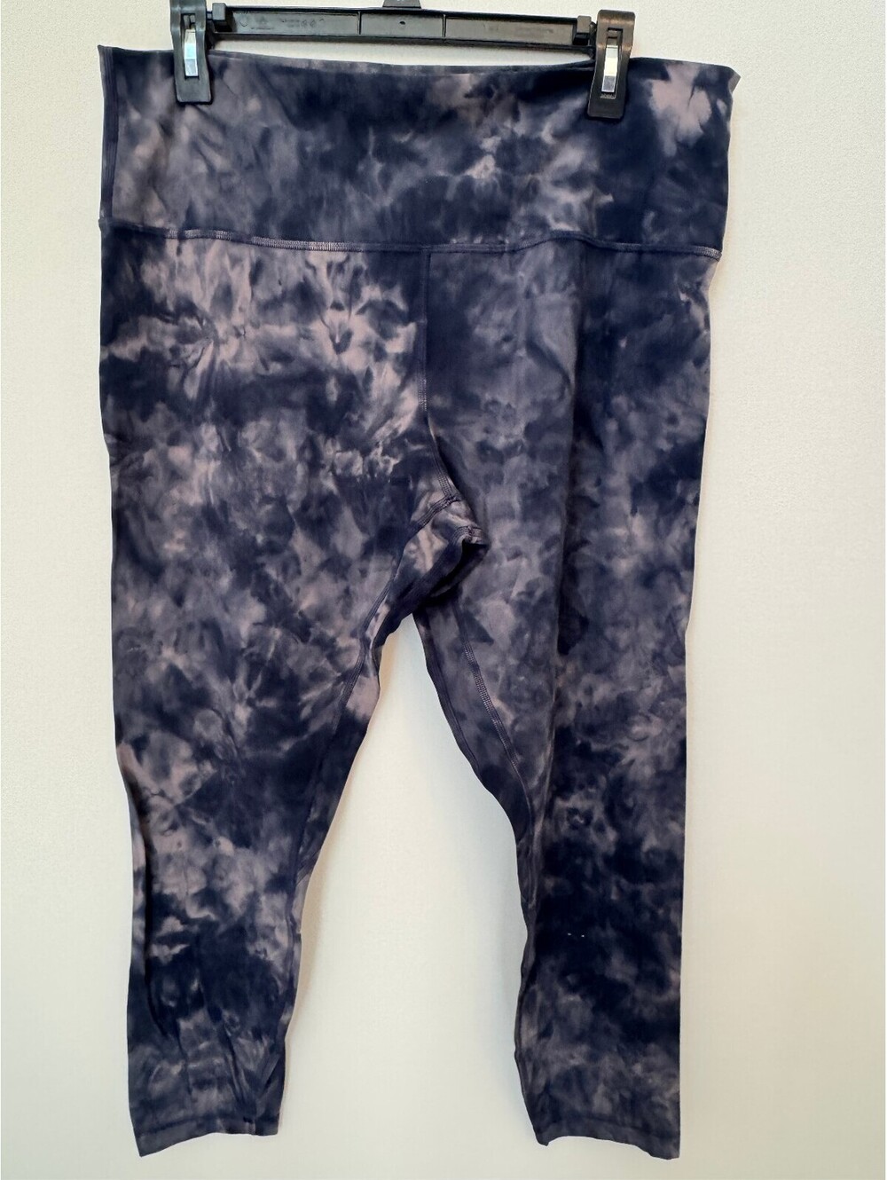 Lululemon blue tie dye cropped leggings size 16